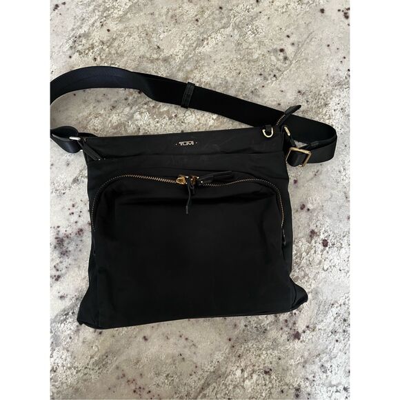 Tumi Voyageur Capri Black Nylon Crossbody Bag EUC - Picture 8 of 9